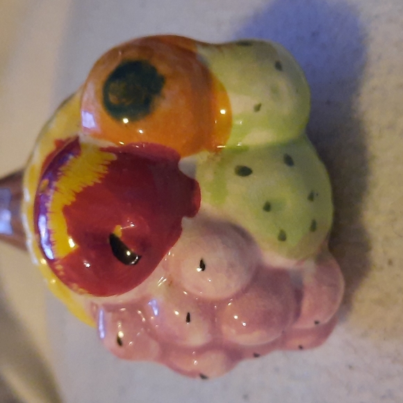 Vintage Cornucopia Salt & Pepper Shakers - Picture 2 of 5